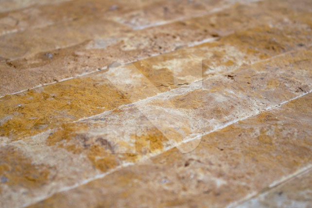 travertine-yellow-split-face